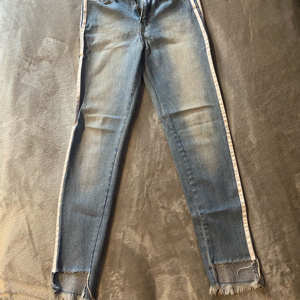 Akira 2 Striped Jeans